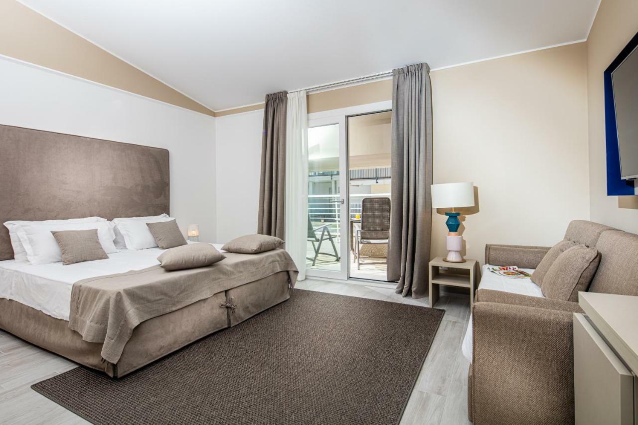 Hotel Capitol Lido di Jesolo Ngoại thất bức ảnh